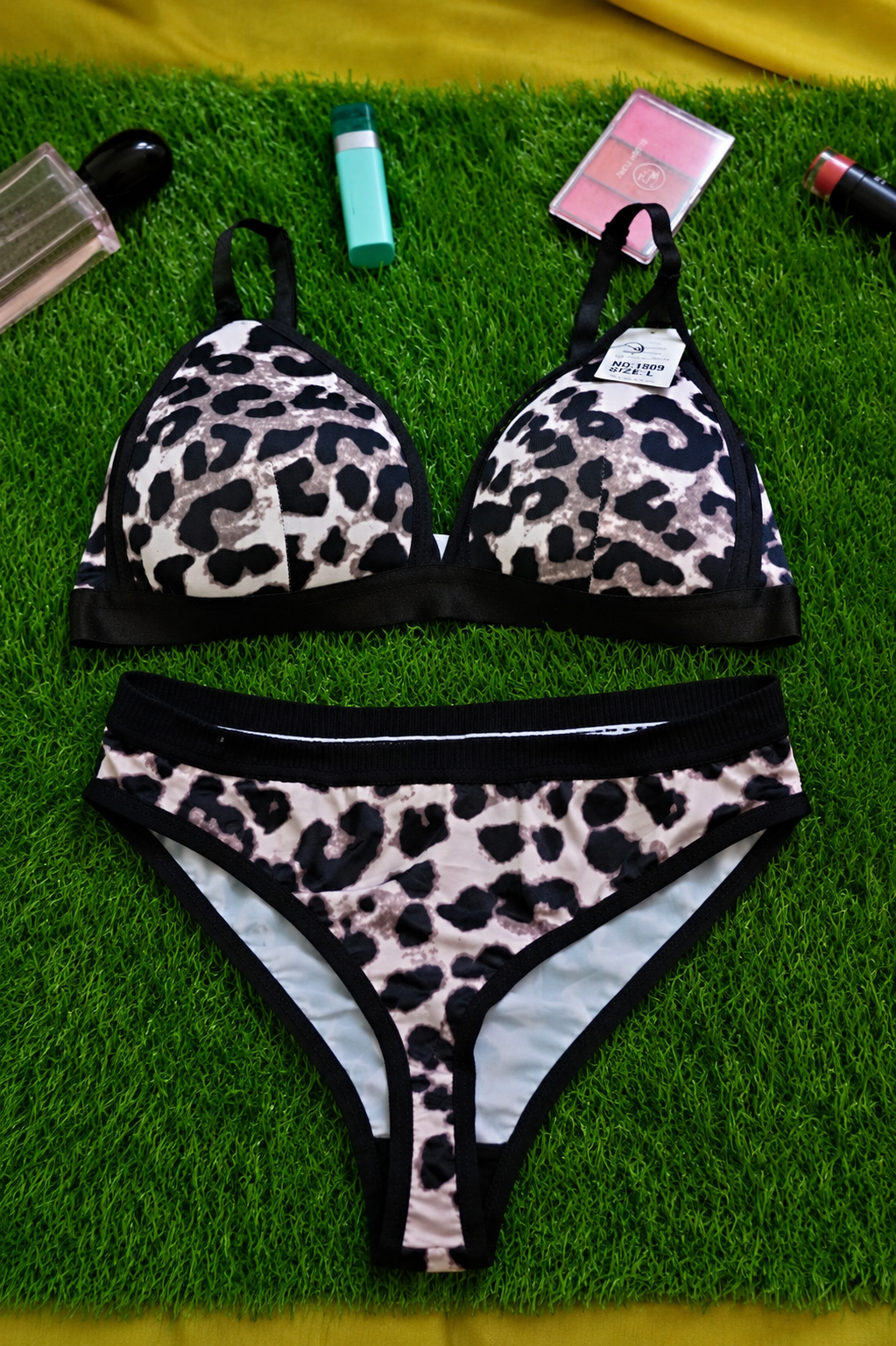 Stretchable Plunge Bra & Panty Set – Cheetah Print, Flexible & Push-Up Fit