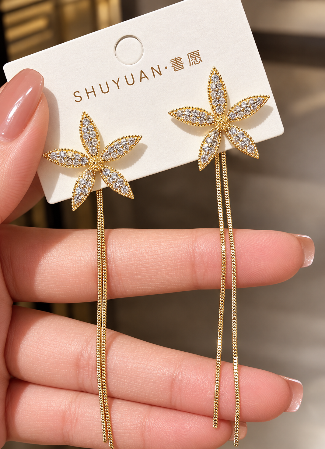 Flower Curb Drop Earrings – Elegant Gold-Plated Statement Earrings